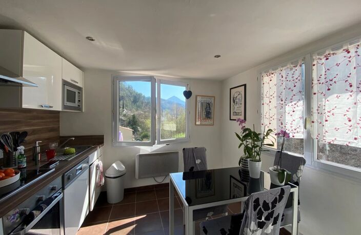 LOCATION 3 PIECES L'ESCARENE — photo 4