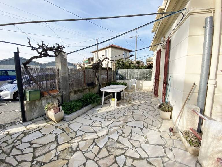 3 PIECES VIDE - SAINT ANTOINE DE GINESTIERE — photo 1