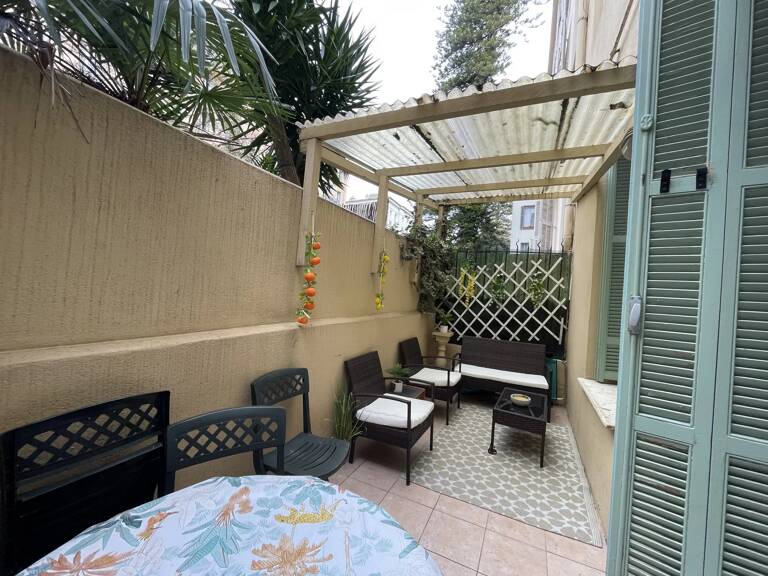 Location meublée - appartement CARRE D OR — photo 1