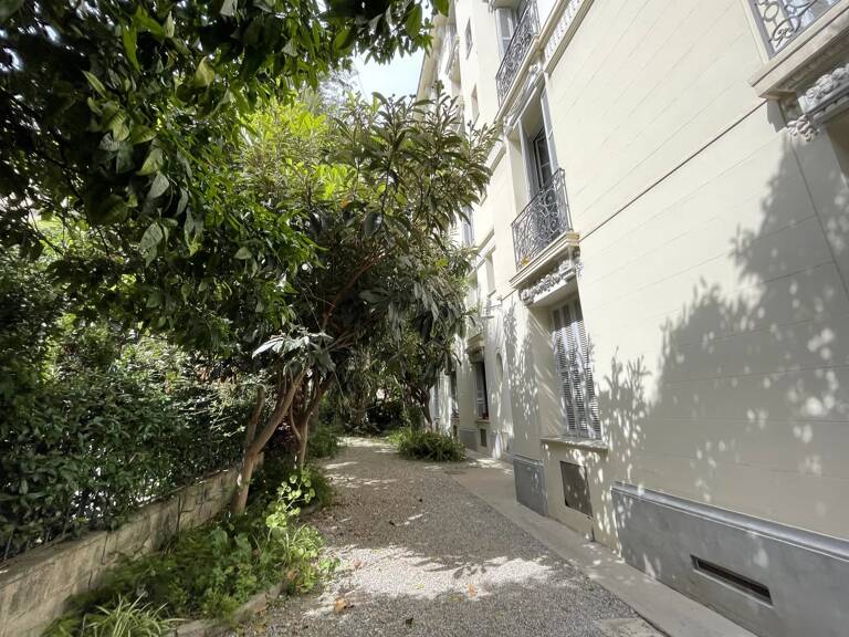 3 PIECES MEUBLE QUARTIER DES MUSICIENS — photo 1