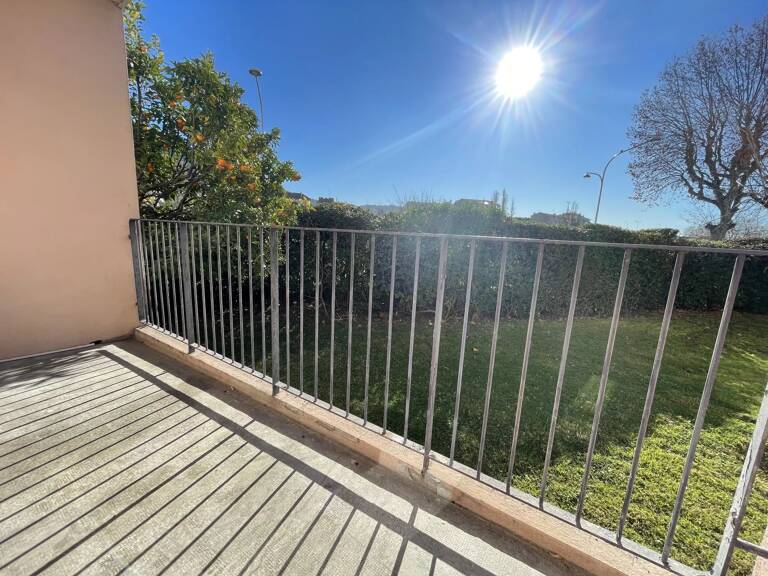 3/4 PIECES VIDE - TERRASSE - PARKING — photo 1