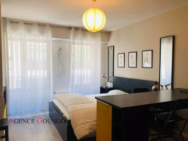 Proche Promenade STUDIO MEUBLE — photo 1