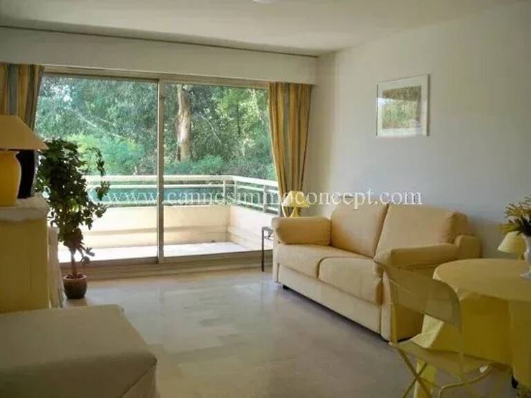 Proche Hopital CANNES, studio meublé — photo 1