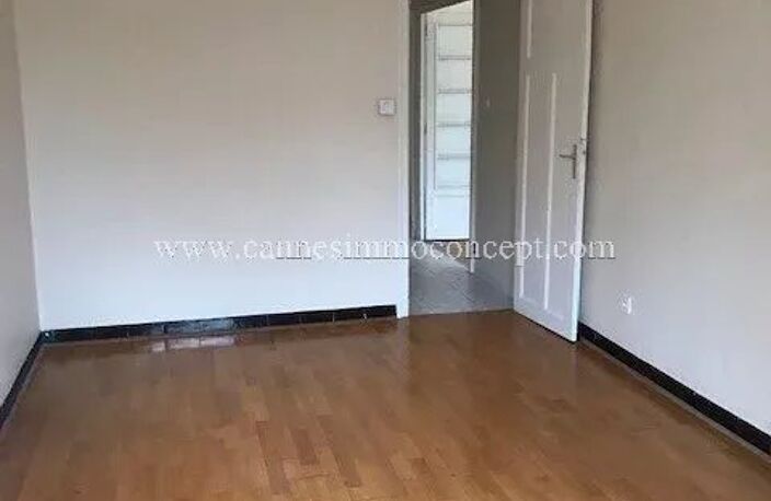 Grand Type 2 rue du Bosquet de 71m2 — photo 2