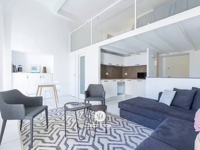NICE CARRE d'OR /  2 Pieces Duplex - Extérieur -  Vue Mer. — photo 1