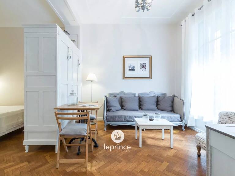 Nice Wilson / Alberti - Grand Studio Renové Meublé vue Jardin — photo 1