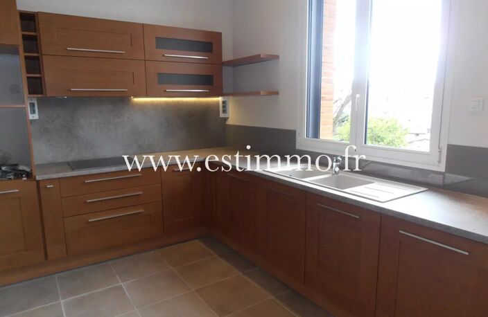 T4 de standing — photo 2
