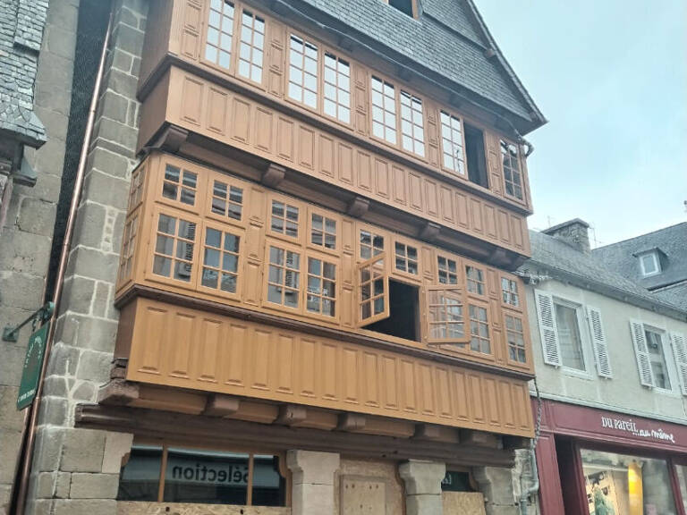 LANNION CENTRE VILLE - LOCAL EXCEPTIONNEL - A LOUER — photo 1
