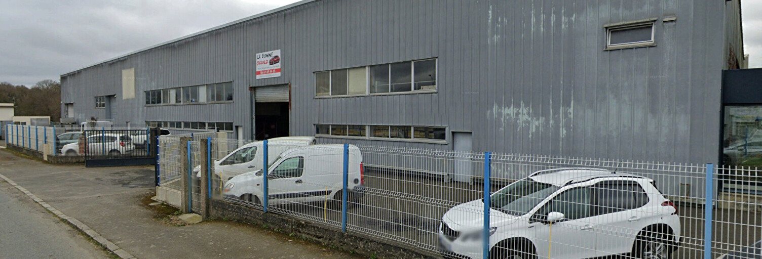 Local industriel  1765 m² à louer à Grâces (22200)