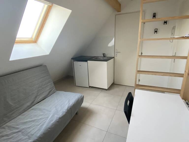 STUDIO FAC 350€ HORS CHARGES — photo 1