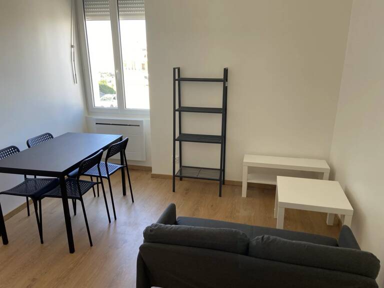 À  LOUER LONGVIC (21) / Appartement T2 meublé de 23 m² — photo 1