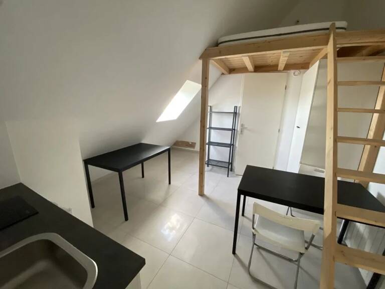 Studio mezzanine facs meublé tout inclus — photo 1