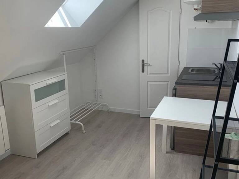 Studio 11 m2 340 euros meublé CENTRE VILLE — photo 1