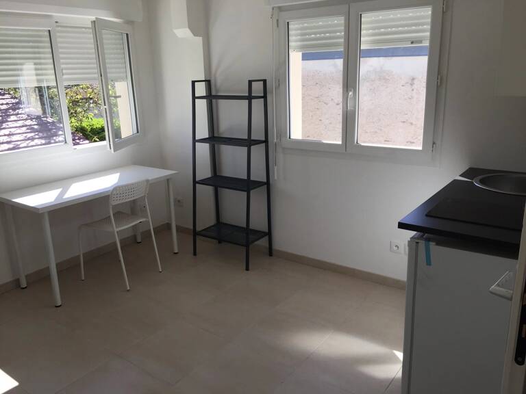STUDIO FAC 460 E chauff, élec, wifi compris — photo 1