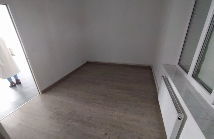 Bien vendu : Appartement  Fourmies (59610) — photo 5