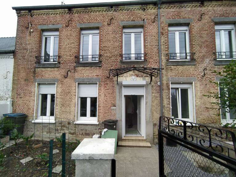 Maison   à vendre  — photo 1