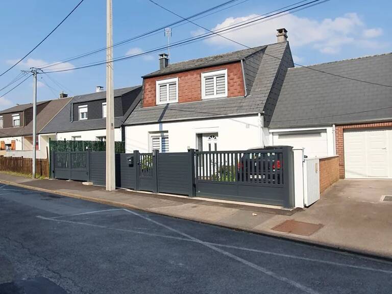 Maison   à vendre  — photo 1