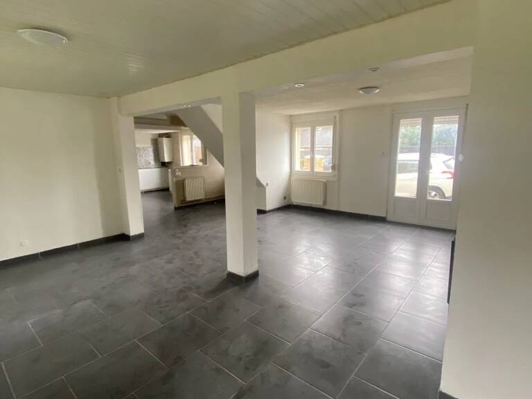 Maison   à vendre  — photo 1