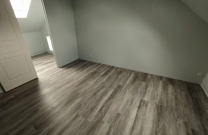 Bien vendu : Appartement  Sains-du-Nord (59177) — photo 5