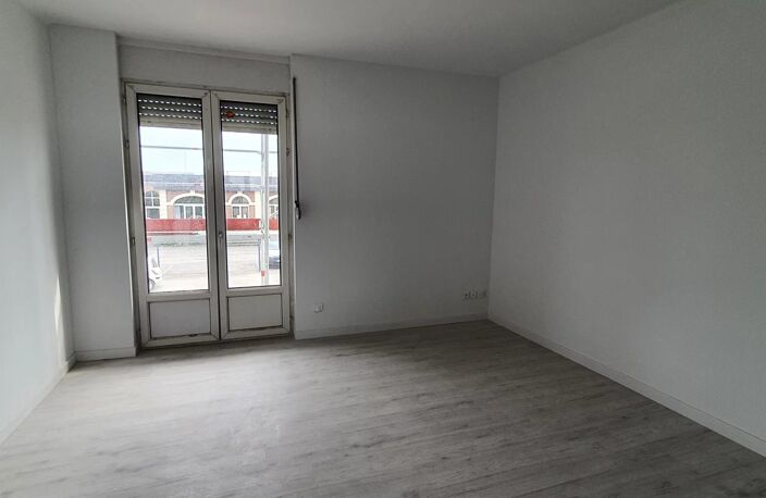Bien vendu : Appartement  La Capelle (02260) — photo 5