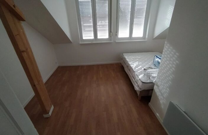 Bien vendu : Appartement  Hirson (02500) — photo 3
