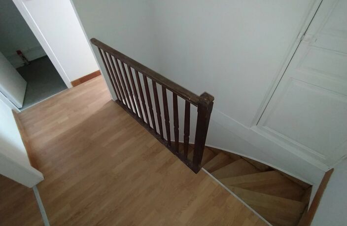 Bien vendu : Appartement  Hirson (02500) — photo 5