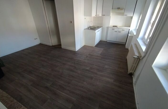 Bien vendu : Appartement  Hirson (02500) — photo 2