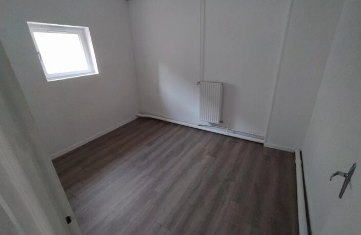 Bien vendu : Appartement  Hirson (02500) — photo 2