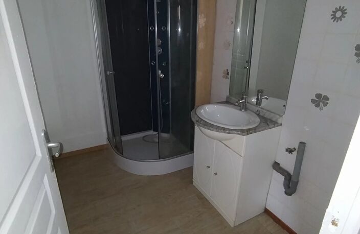 Bien vendu : Appartement  Hirson (02500) — photo 3