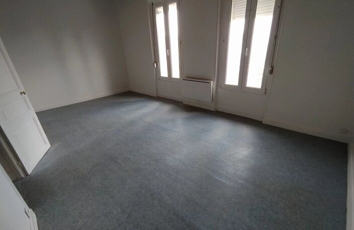 Bien vendu : Appartement  Hirson (02500) — photo 2