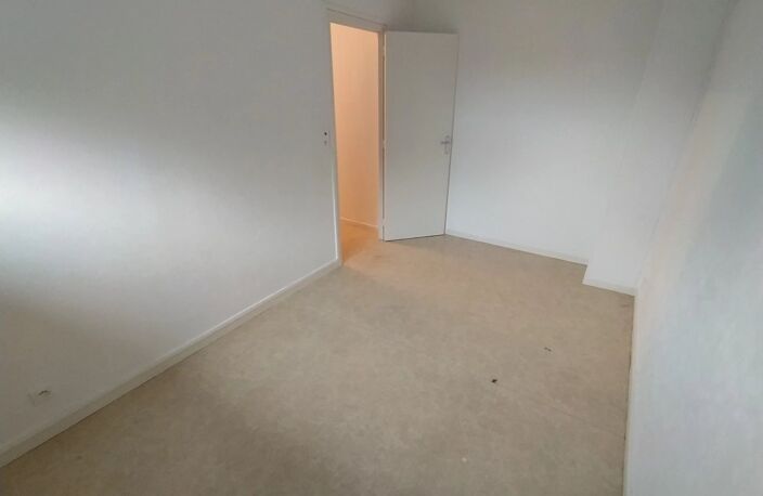 Bien vendu : Appartement  Hirson (02500) — photo 3