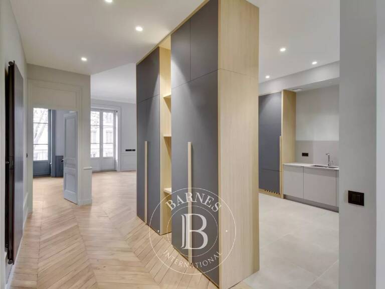 Lyon 3 - Bourse du travail - Appartement rénové de 114,99 m² - Balcon - 3 Chambres — photo 1
