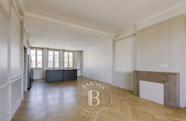 Lyon - Les Halles Paul Bocuse - Appartement rénové de 133,45 m² - 3 Chambres - Balcon — photo 4