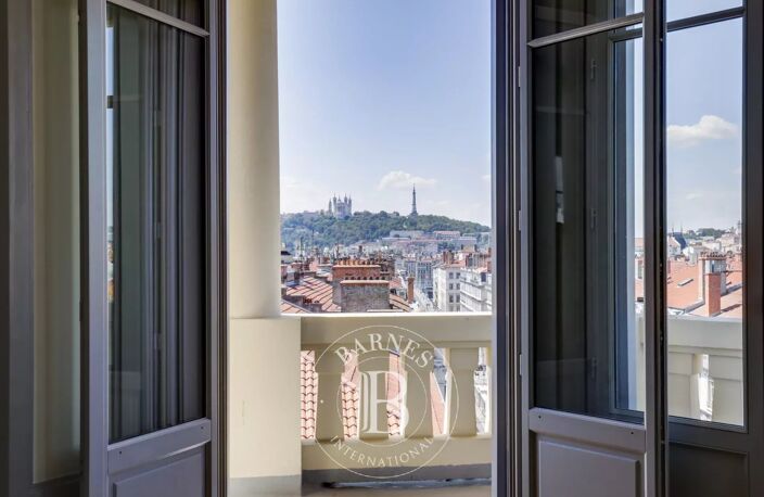 Lyon - Les Halles Paul Bocuse - Appartement rénové de 164,28 m² - 4 Chambres - Balcon — photo 2