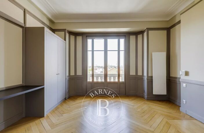 Lyon - Les Halles Paul Bocuse - Appartement rénové de 164,28 m² - 4 Chambres - Balcon — photo 5