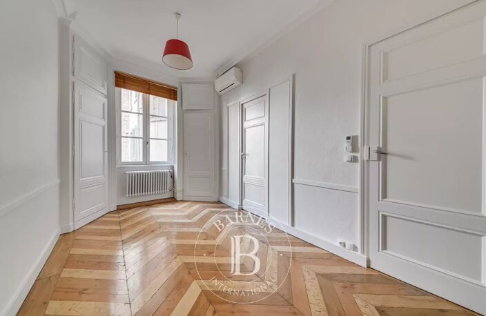 Lyon 6 - Foch - Appartement rénové de 75,74 m² - Cave - 2 Chambres — photo 5