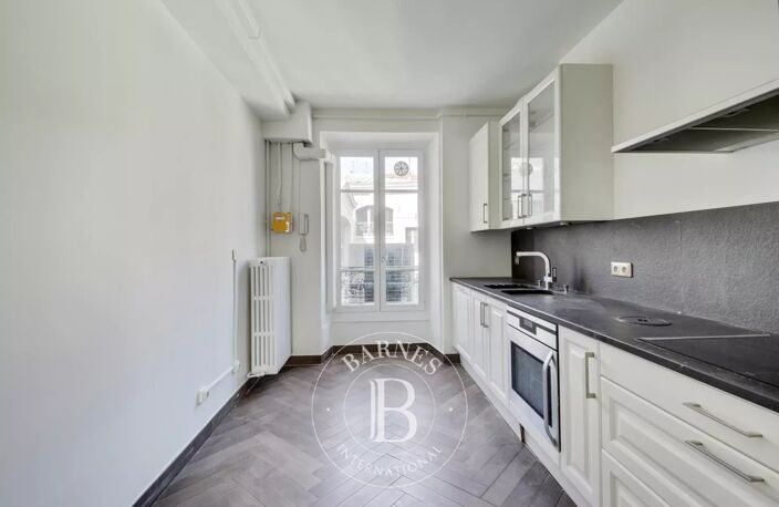Lyon 2 - Cordeliers - Appartement rénové de 97,83 m² - Grenier - 2 Chambres — photo 3