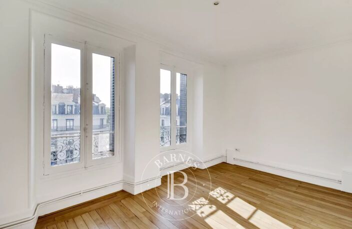 Lyon 2 - Cordeliers - Appartement rénové de 97,83 m² - Grenier - 2 Chambres — photo 4