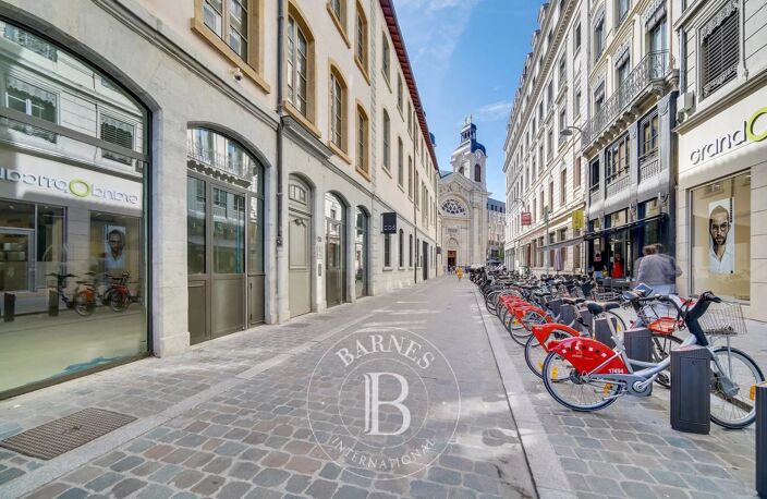 Lyon 2 - Hôtel-Dieu - Appartement de 71 m² - 1 chambre - Cave — photo 2