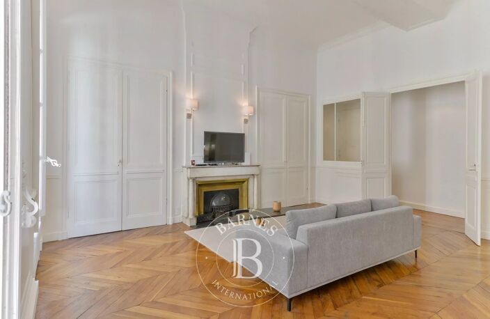 Lyon 2 - Ainay - Appartement rénové de 99 m² - 2 chambres — photo 2