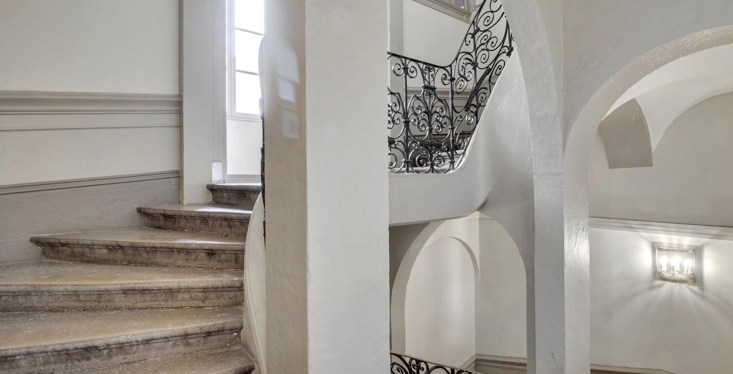 Lyon 2 - Bellecour - Appartement meublé de 104 m²  - 3 Chambres — photo 1