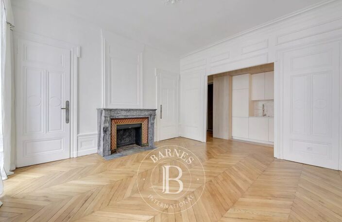 Lyon 6 - Foch - Appartement rénové de 79,11 m² - Cave - 2 Chambres — photo 2