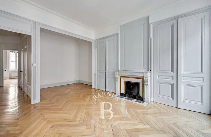 Lyon 6 - Molière / Vauban - Appartement non-meublé de 83,75 m² - Cave - 2 Chambres — photo 2