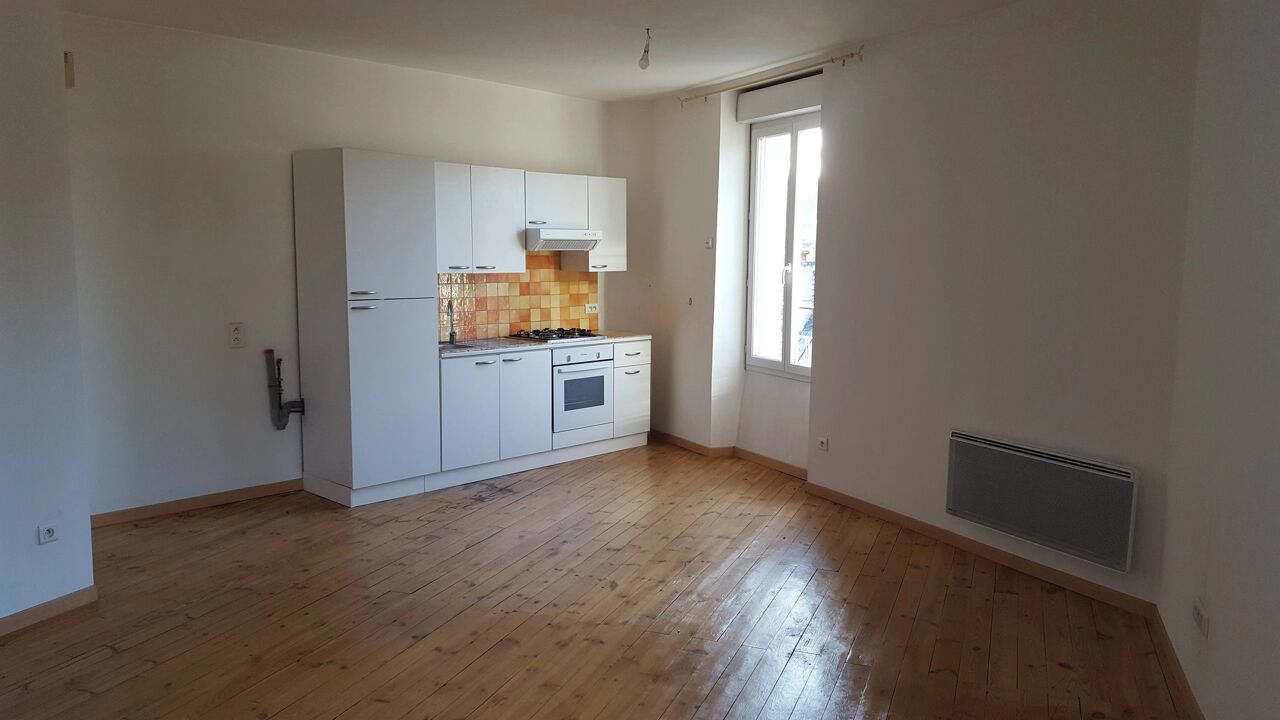appartement 2 pièces 49 m2 à Saint-Chély-d'Apcher (48200)