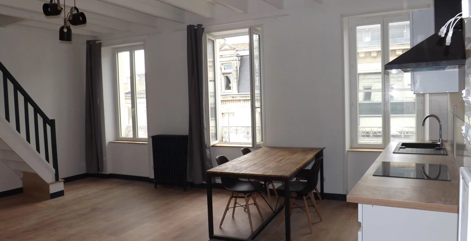 Appartement T2bis de 53,80m² à Niort — photo 1