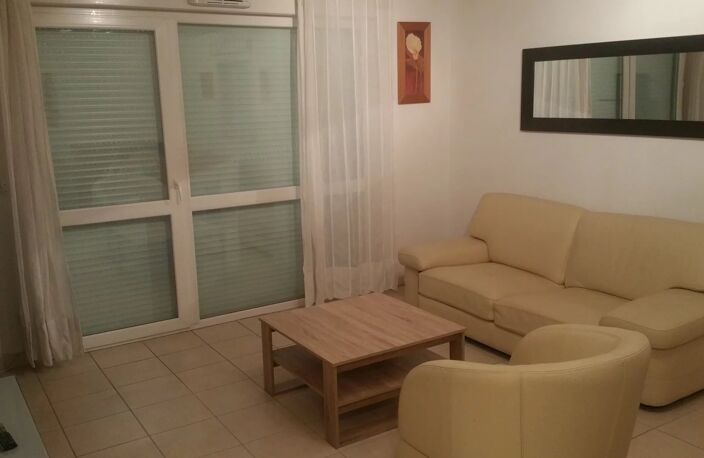 Loyer mensuel : 1250€ CC (1150€ + 100€) — photo 3