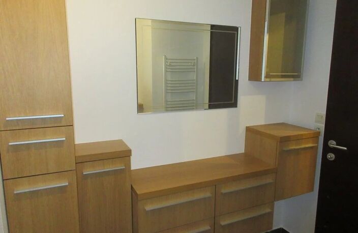 Loyer mensuel : 1250€ CC (1150€ + 100€) — photo 5