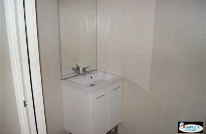 Loyer mensuel : 800 € CC — photo 3