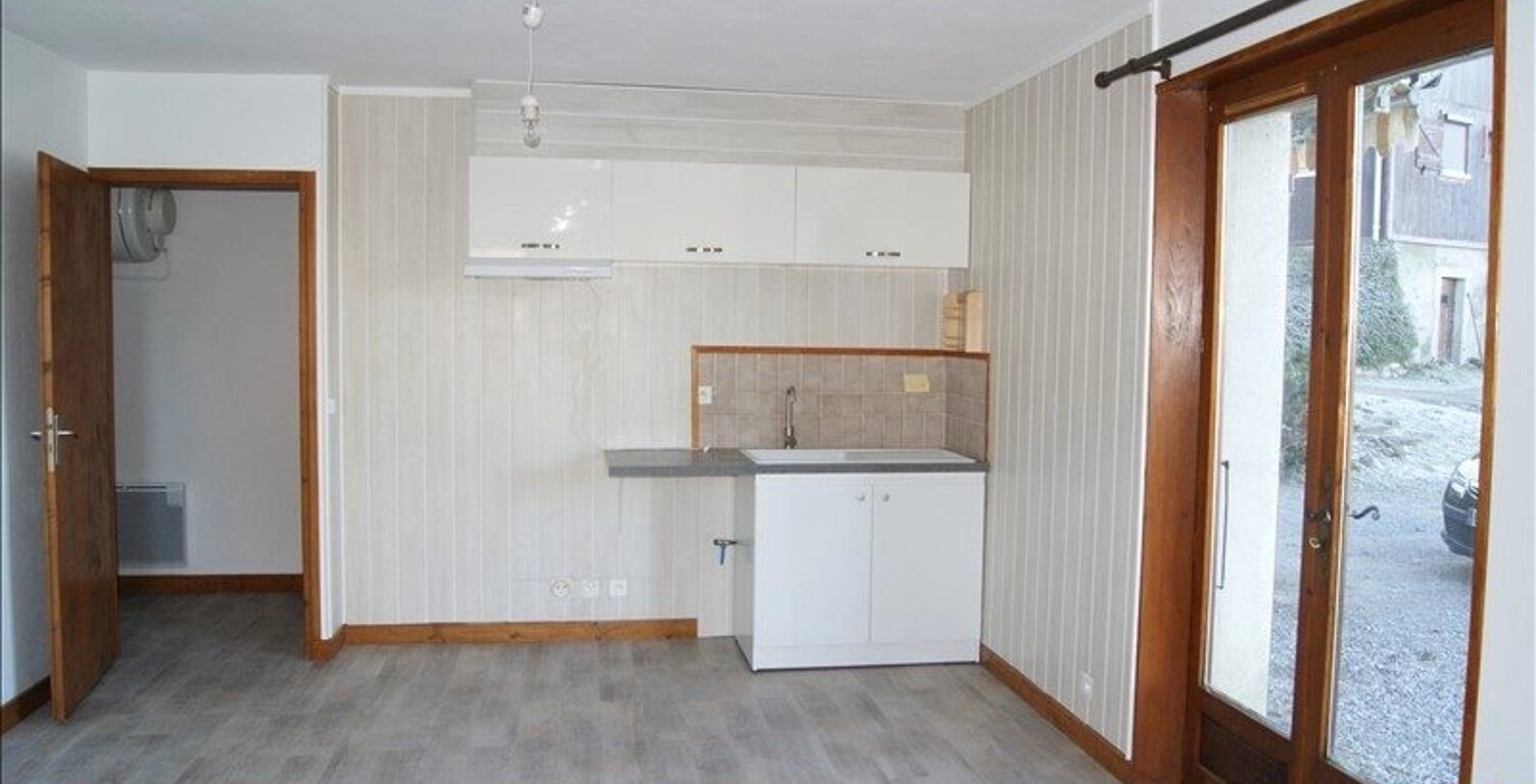 Loyer mensuel : 590 € CC — photo 1
