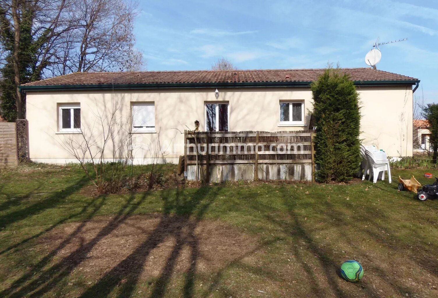 Bien vendu : Maison 900 m² Saint-Astier (24110) — photo 1